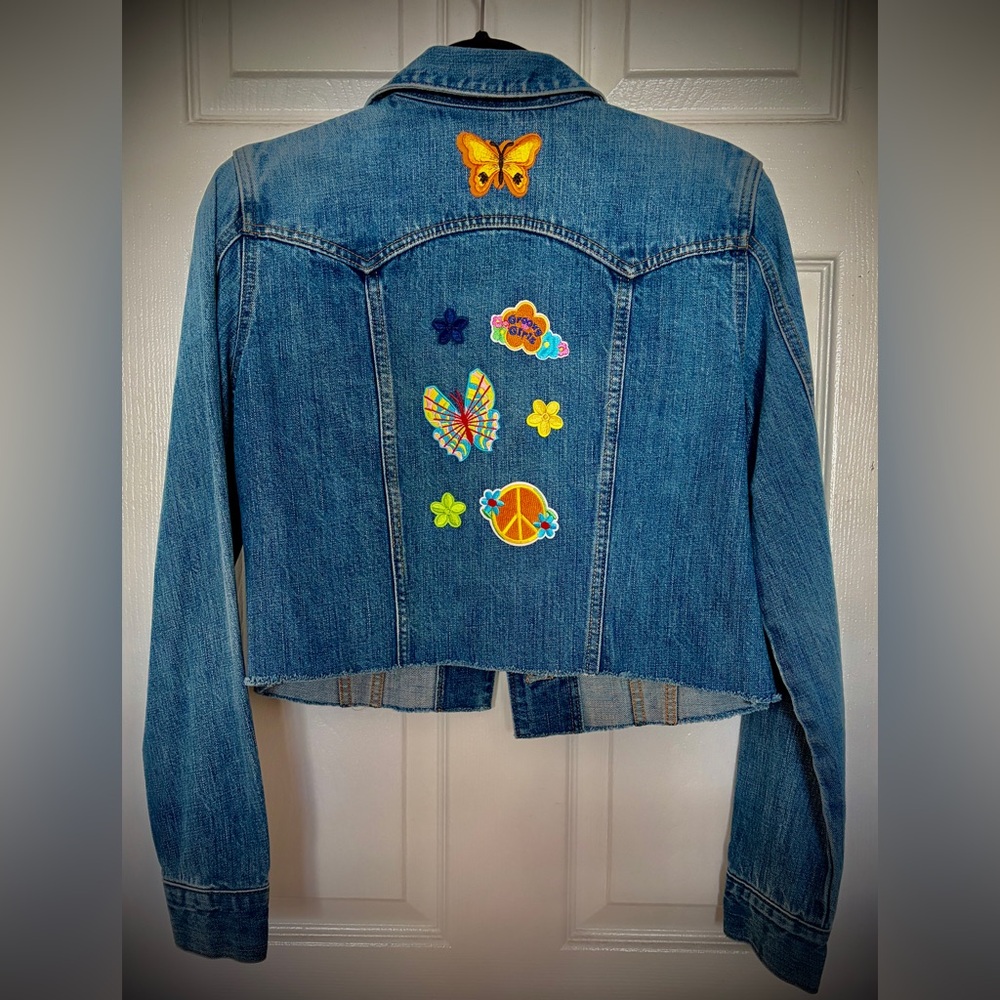 Women’s GAP Up-Cycled Blue Denim Jacket with Pink Floral & Patch Accents - Picture 2 of 2